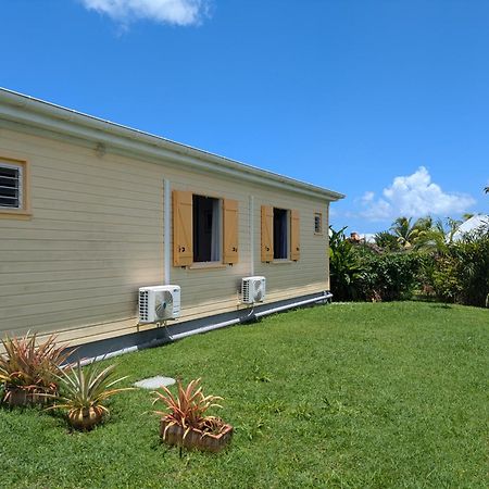 Charmante Villa Creole Climatisee, Jardin Tropical Et Piscine Prives Lamentin Buitenkant foto