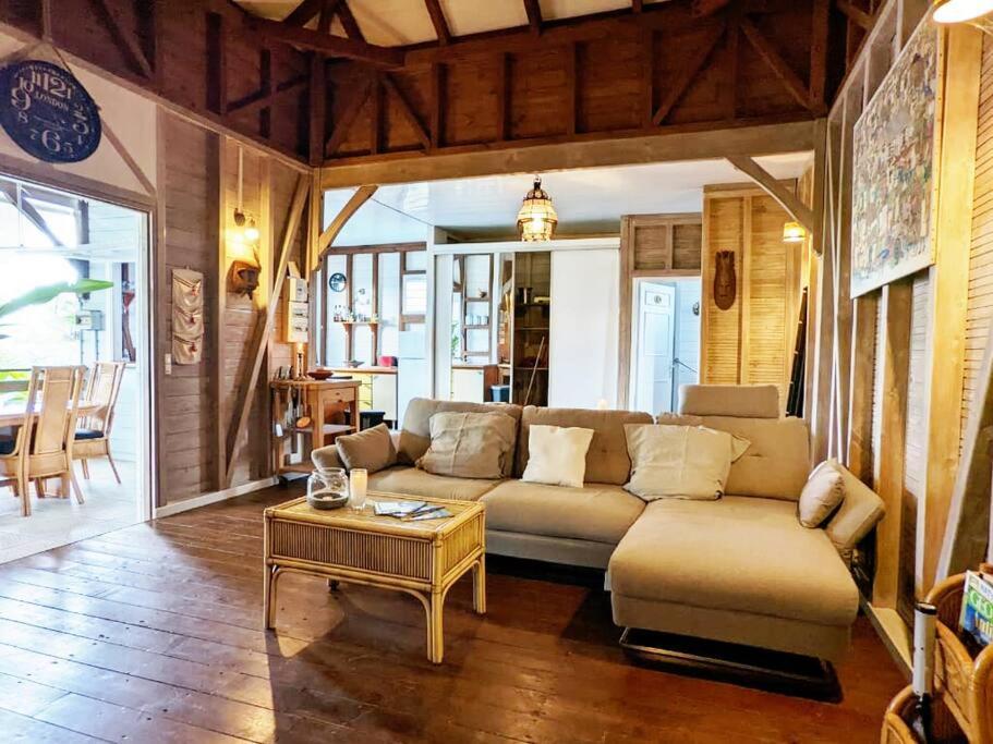 Charmante Villa Creole Climatisee, Jardin Tropical Et Piscine Prives Lamentin Buitenkant foto
