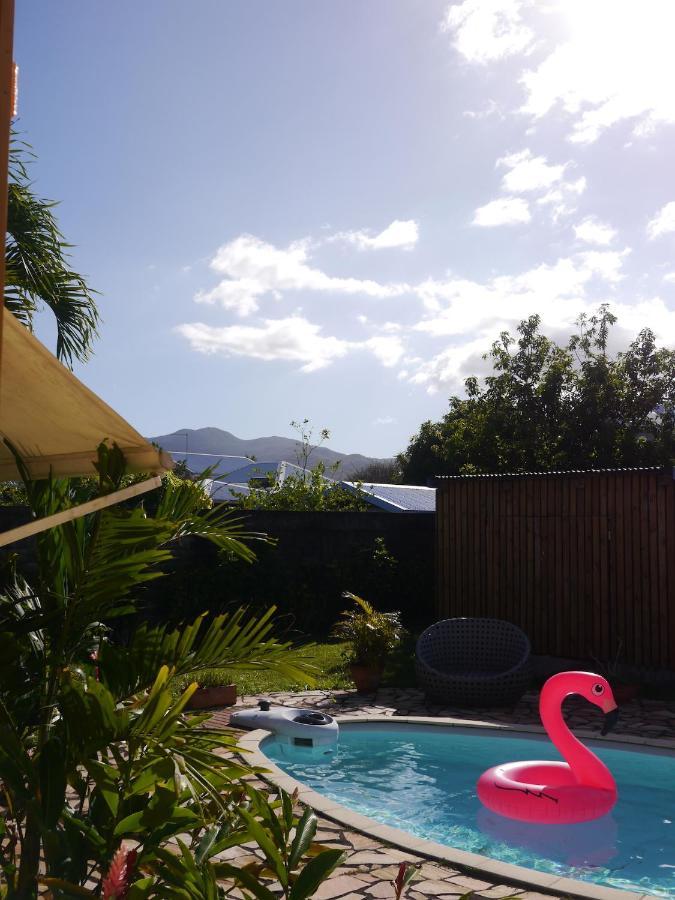 Charmante Villa Creole Climatisee, Jardin Tropical Et Piscine Prives Lamentin Buitenkant foto