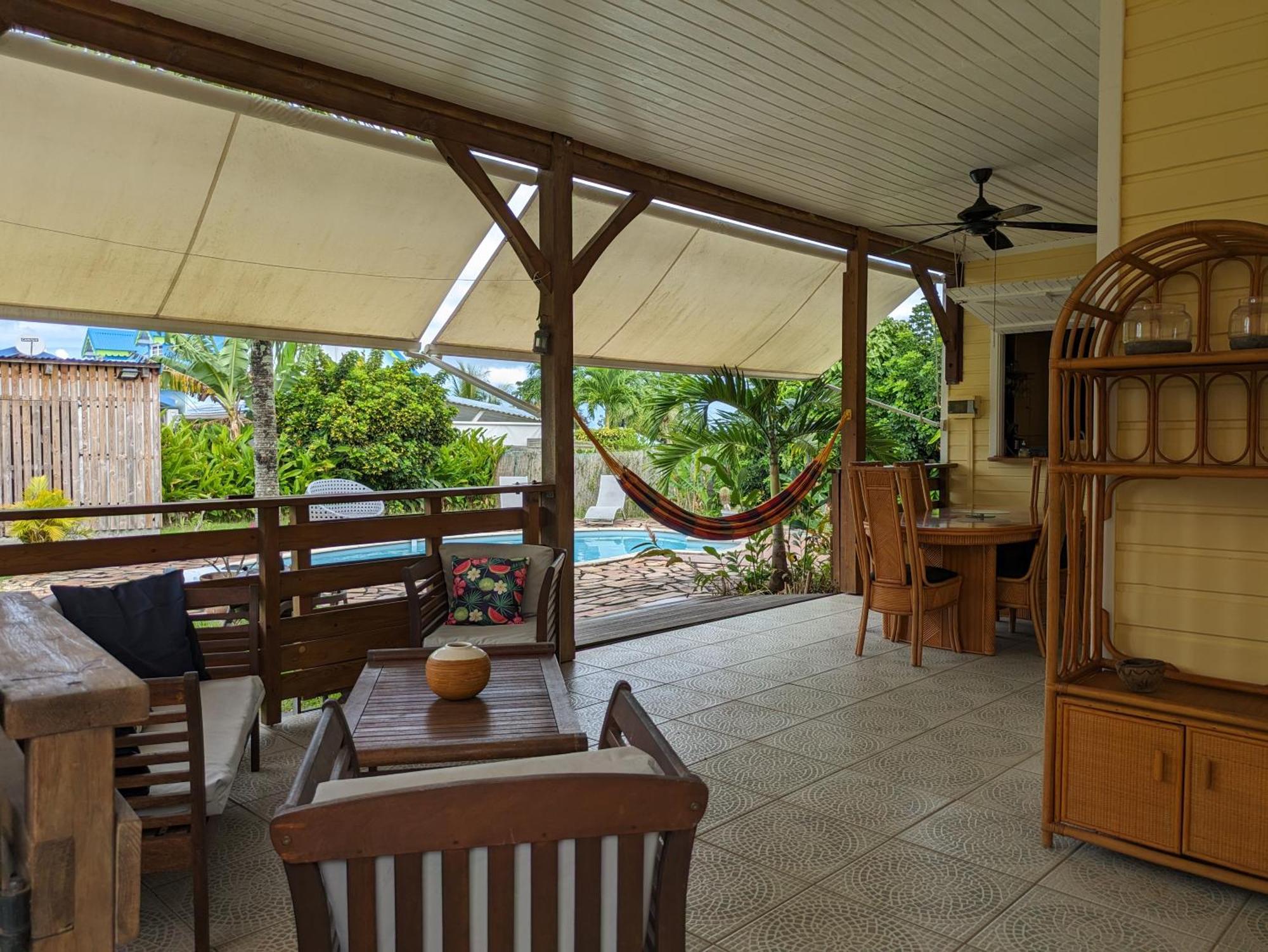 Charmante Villa Creole Climatisee, Jardin Tropical Et Piscine Prives Lamentin Buitenkant foto