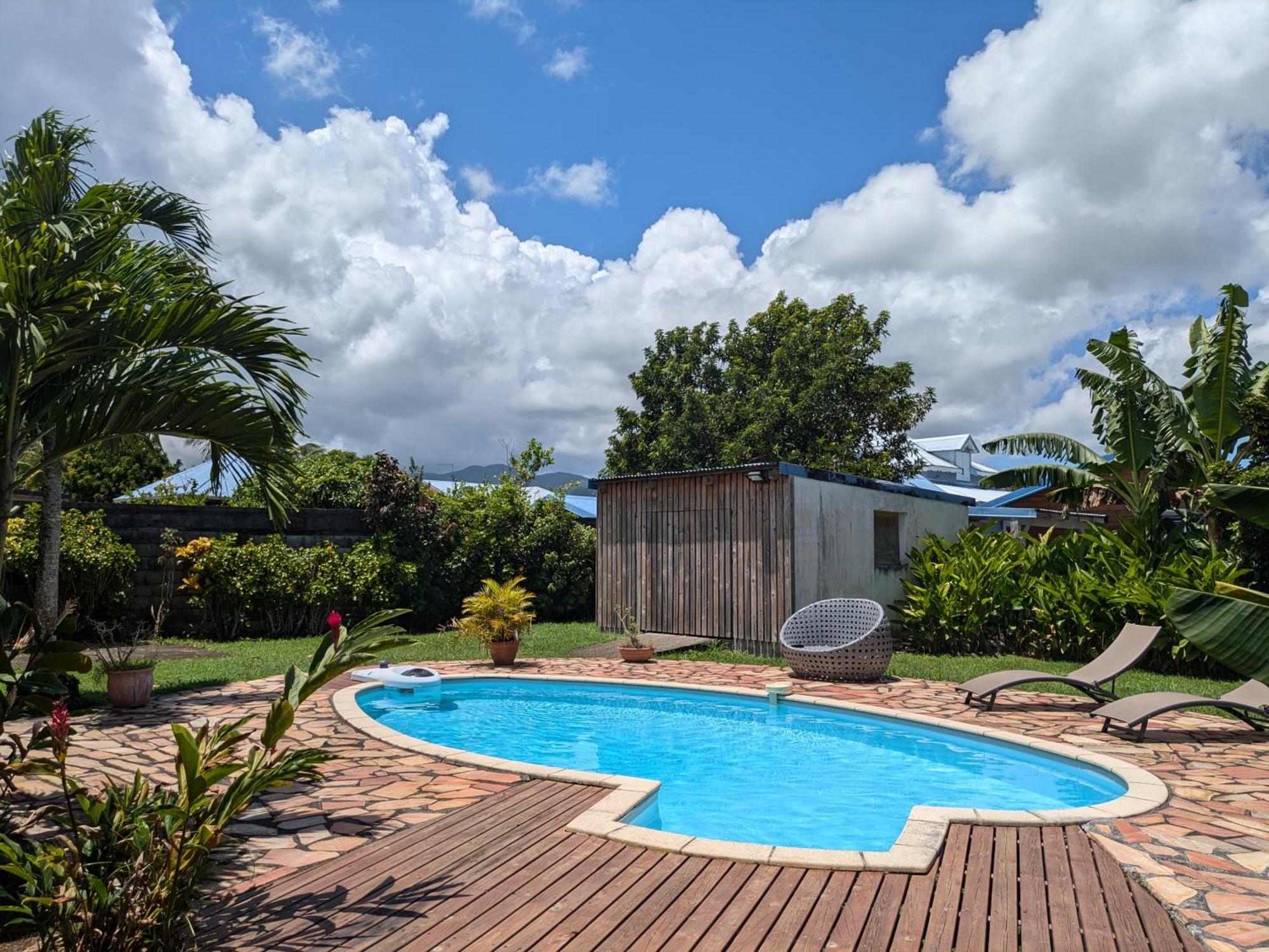 Charmante Villa Creole Climatisee, Jardin Tropical Et Piscine Prives Lamentin Buitenkant foto